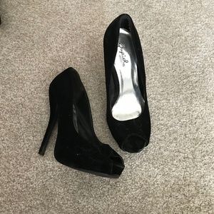 black open toe heels